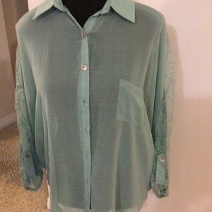 UK2LA Sheer sage green blouse in large